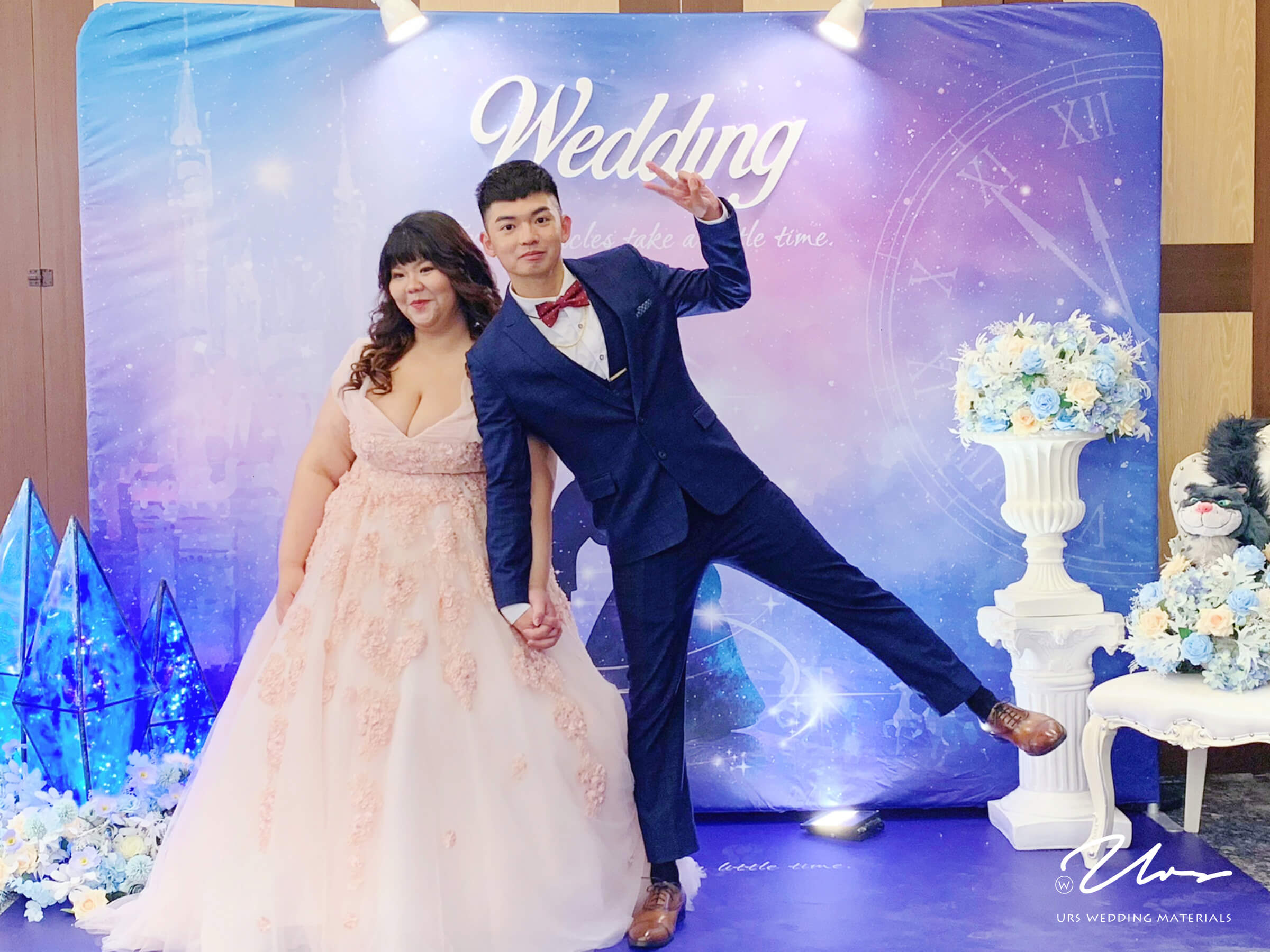 高雄婚禮佈置,南部婚禮佈置,高雄婚禮背板,高雄婚佈,高雄婚禮佈置推薦,高雄婚禮背板推薦,高雄婚禮佈置推薦,南部婚禮佈置推薦,高雄婚佈推薦,婚禮佈置方案,小資婚禮佈置,台南婚禮佈置,屏東婚禮佈置,卡通婚禮佈置,迪士尼婚禮佈置,迪士尼背板,公主婚禮佈置,公主背板,仙履奇緣佈置,仙履奇緣婚禮,仙履奇緣背板,仙履奇緣婚禮佈置,灰姑娘佈置,灰姑娘婚禮,灰姑娘背板,灰姑娘婚禮佈置,仙杜瑞拉佈置,仙杜瑞拉婚禮,仙杜瑞拉背板,仙杜瑞拉婚禮佈置,城堡佈置,城堡婚禮,城堡背板,城堡婚禮佈置,馬車佈置,馬車婚禮,馬車背板,馬車婚禮佈置