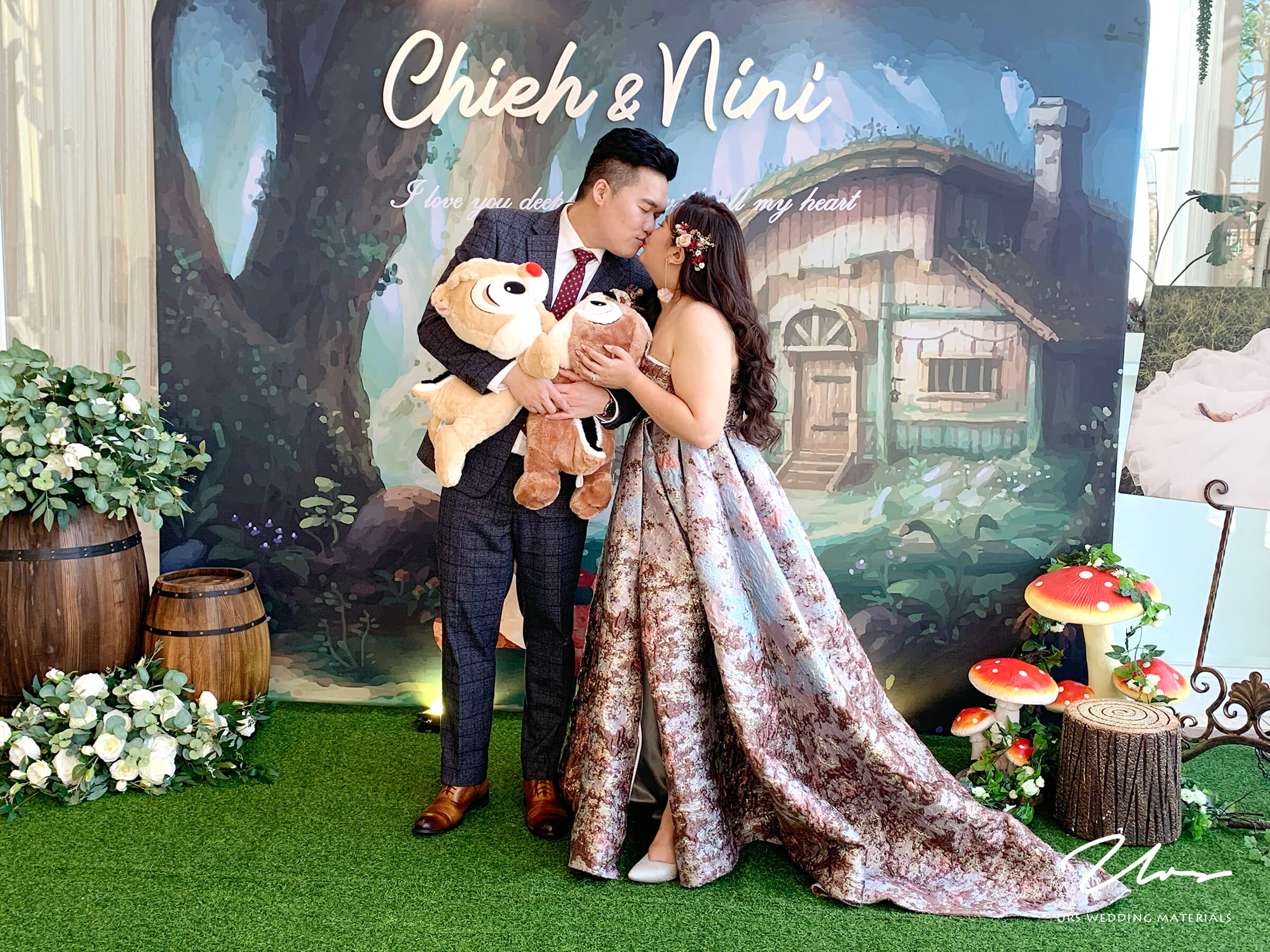 高雄婚禮佈置,南部婚禮佈置,高雄婚禮背板,高雄婚佈,高雄婚禮佈置推薦,高雄婚禮背板推薦,高雄婚禮佈置推薦,南部婚禮佈置推薦,高雄婚佈推薦,婚禮佈置方案,小資婚禮佈置,台南婚禮佈置,屏東婚禮佈置,卡通婚禮佈置,迪士尼婚禮佈置,迪士尼背板,公主婚禮佈置,公主背板,奇奇蒂蒂佈置,奇奇蒂蒂婚禮,奇奇蒂蒂背板,奇奇蒂蒂婚禮佈置,花栗鼠佈置,花栗鼠婚禮,花栗鼠背板,花栗鼠婚禮佈置