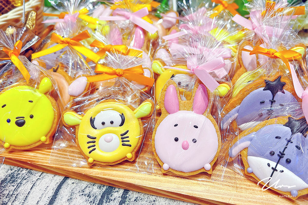 維尼,小豬,甜點,馬林糖,甜點桌,Candybar,婚禮簽名筆,簽到筆,簽名筆,客製化婚禮小物,客製product婚禮小物,婚禮小物,實用婚禮小物,推薦婚禮小物,熱門婚禮小物,創意婚禮小物,高雄婚禮小物,高雄婚禮佈置,台南婚禮佈置,屏東婚禮佈置,愛麗絲婚禮佈置,米奇婚禮佈置,婚禮佈置背板
