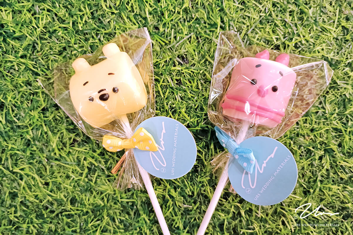 維尼,小豬,甜點,棉花糖,甜點桌,Candybar,婚禮簽名筆,簽到筆,簽名筆,客製化婚禮小物,客製product婚禮小物,婚禮小物,實用婚禮小物,推薦婚禮小物,熱門婚禮小物,創意婚禮小物,高雄婚禮小物,高雄婚禮佈置,台南婚禮佈置,屏東婚禮佈置,愛麗絲婚禮佈置,米奇婚禮佈置,婚禮佈置背板